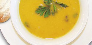 Sanddorn-Kürbissuppe – ein herbstlicher Genuss Sanddorn-Kürbissuppe mit Sanddornsaft verfeinert