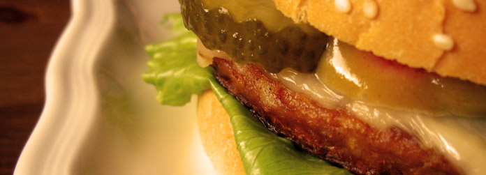 Rezepte für Wraps, Hotdogs und Burger mit Sanddorn-Chutney