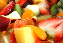 Rezept: Obstsalat mit Sanddorn-Rapsöl