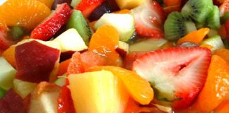 Doppelt fruchtig: Obstsalat mit Sanddorn-Rapsöl Rezept: Obstsalat mit Sanddorn-Rapsöl